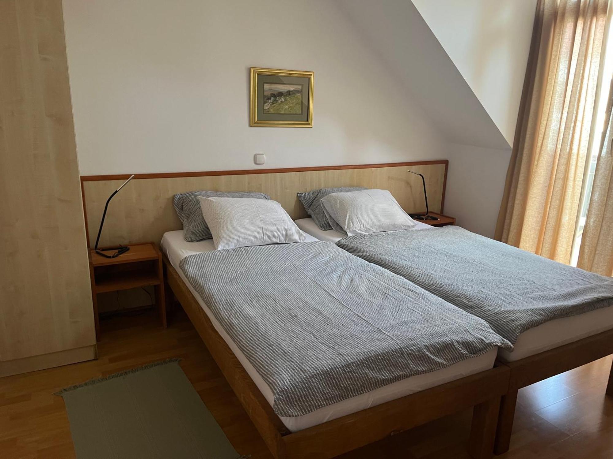Bed and Breakfast Karla'S House Dobje pri Planini Екстер'єр фото